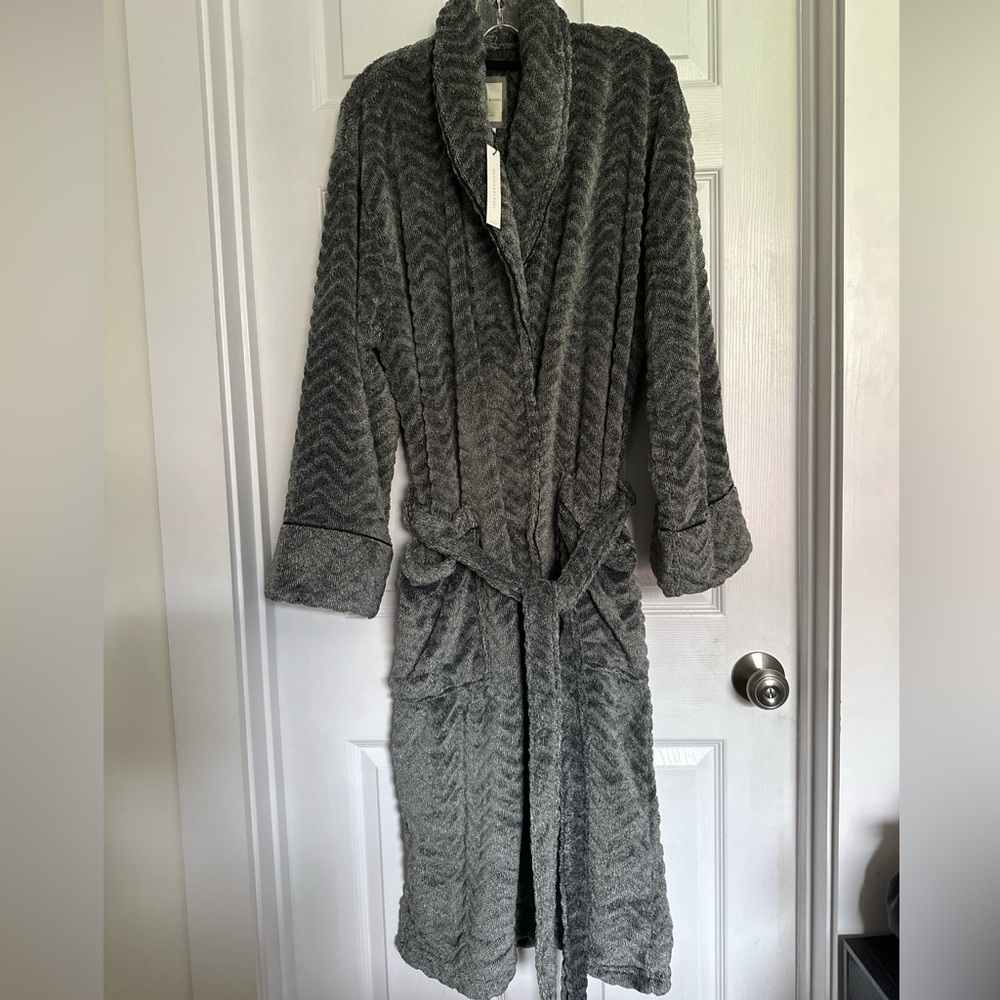 Daniel Buchler Robe Size M/L Gray Pockets Shawl Collar Soft Plush